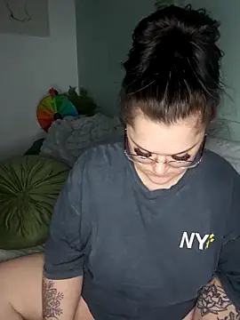 Saucy-Serenity Live XXX-Chat