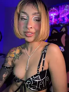 Chat XXX en directo de Cinamoonn