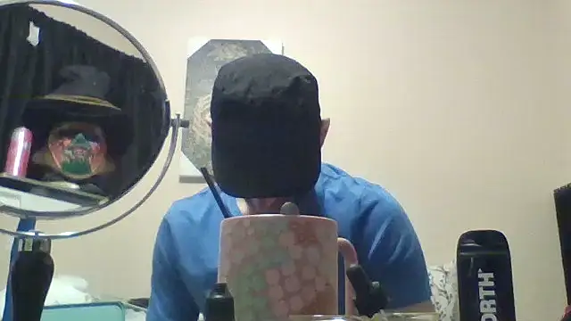 hailzeffn: διαδικτυακό σόου στην κάμερα