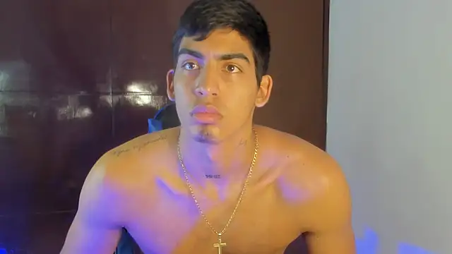 Milo_LatinBoy: онлайн-секс-чат