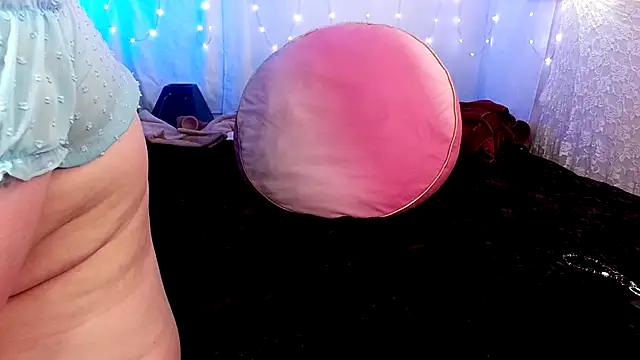 GamerGirlRoxyAndLeeのライブXXXチャット