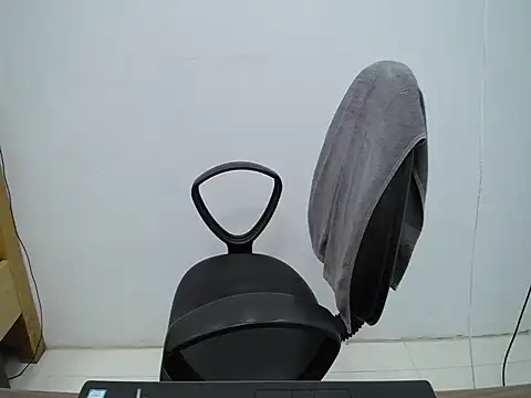 _Lady- Show in webcam