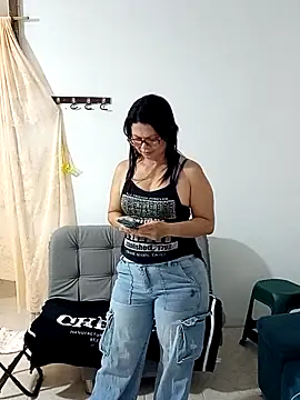 AfroditaX23 Adlı Modelin Web Kamerası Şovu