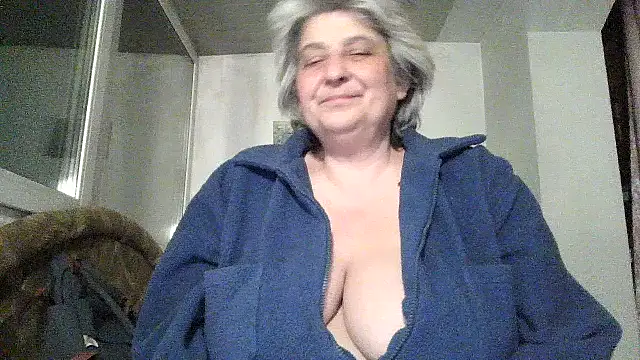 ExquisiteMature's Live XXX Chat