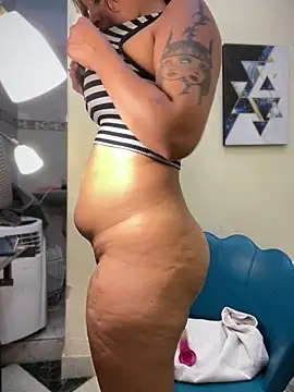 Chat XXX en directo de LeylaKnox