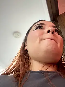 ziara_white Show in webcam