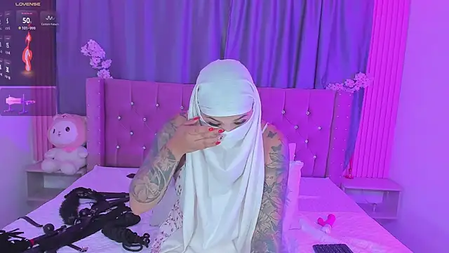 Nayla-Mounaのウェブカメラショー