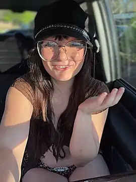 urpuppymoon's Live XXX Chat