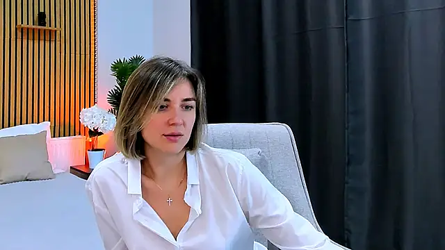 دردشة EmeraldGlow الجنسية المباشرة