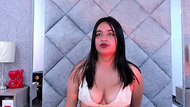 Aaliyah_Vega 라이브 XXX 채팅