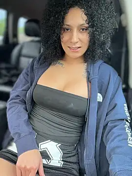 Chatroom XXX en direct de FerrariFrench