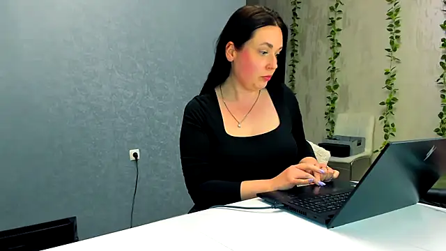 Yesss_Lilith Obrolan Langsung XXX