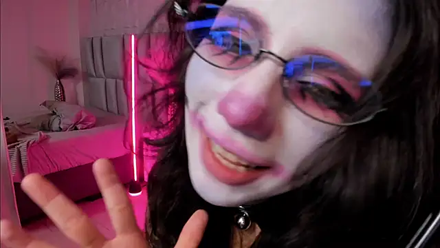 HollyPeach: онлайн-секс-чат