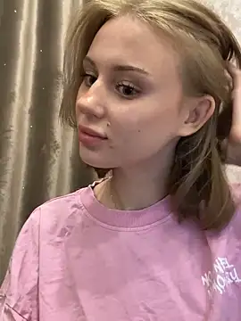 Alisaa_Kisaa Adlı Modelin Web Kamerası Şovu