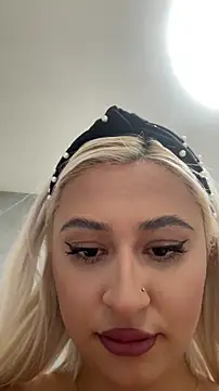 Kylie_One Webcam show