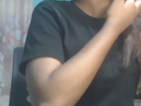 NancyRuvi élő XXX-chatje