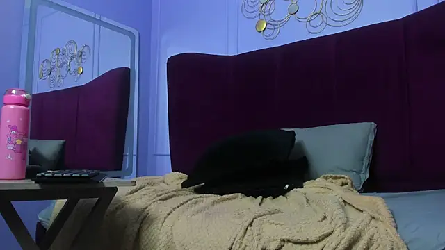 KiaraWild_ Live XXX Chat