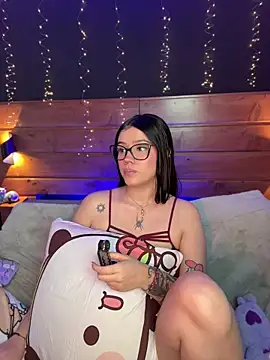 aria_bloomer's Live XXX Chat