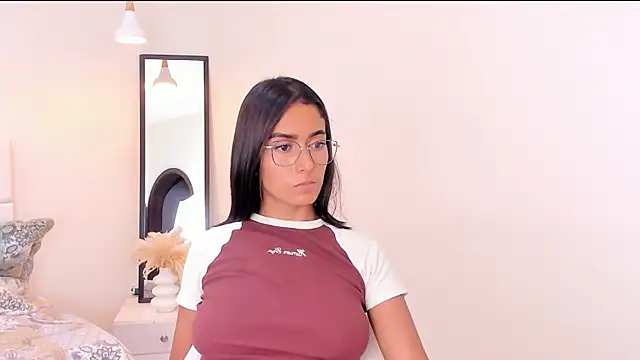 your_khloe's Live XXX Chat