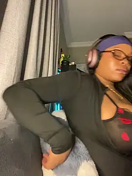 YellowHoneyDip Show in webcam