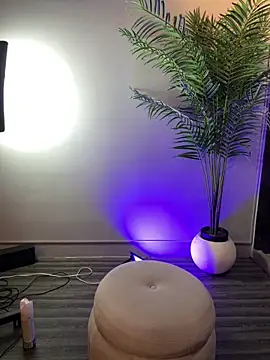 Tayler_Kim Adlı Modelin Canlı XXX Sohbeti