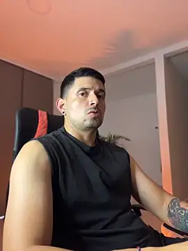 TroyeSavage: онлайн-секс-чат