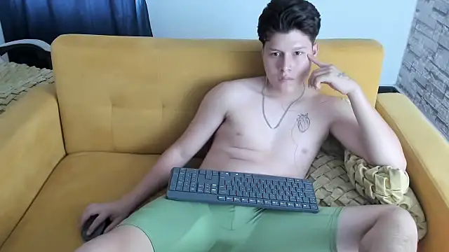 daniel_leon 即時 XXX 聊天