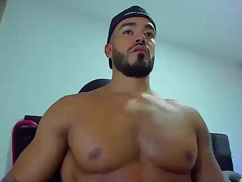 Alexander_Martines: διαδικτυακό σόου στην κάμερα