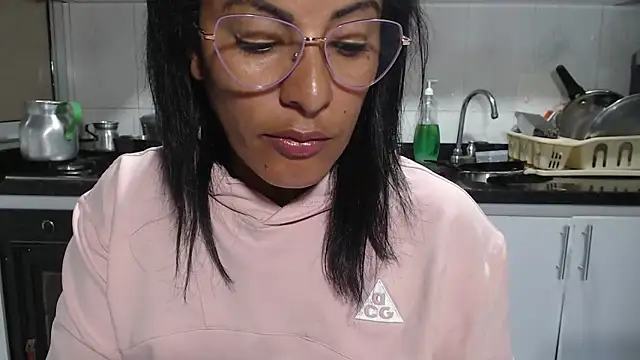 دردشة kateleyagrey الجنسية المباشرة