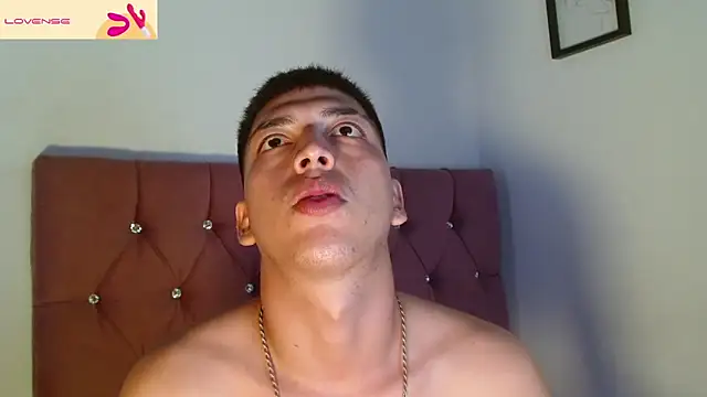 Show webcam de aaron_antonella_mds