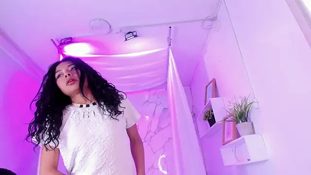 Bella_Miller1_のライブXXXチャット