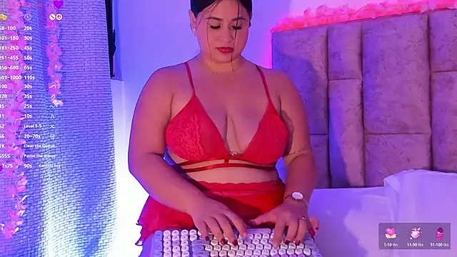 miahkumar's Live XXX Chat