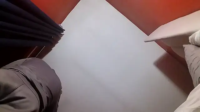 Sophrob96x's Live XXX Chat