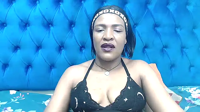 แชท XXX สดของ SpicyQueenxxxx