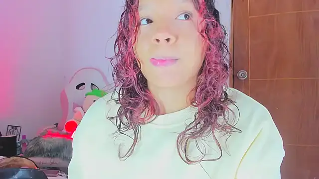 Chat XXX en directo de Emily_Coper18