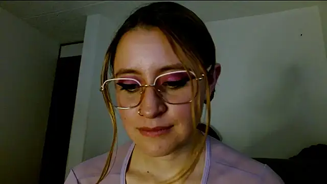 Juls_winter_ Adlı Modelin Canlı XXX Sohbeti