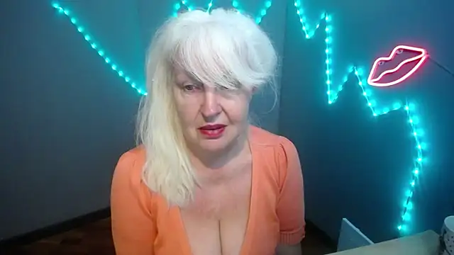 BlondyLeeBest Adlı Modelin Canlı XXX Sohbeti