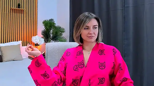 EmeraldGlow live XXX chat