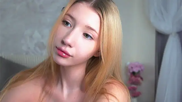 SunnivaCovil Live XXX-chat