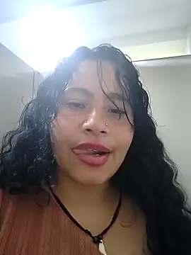 Yaya_watsonのライブXXXチャット