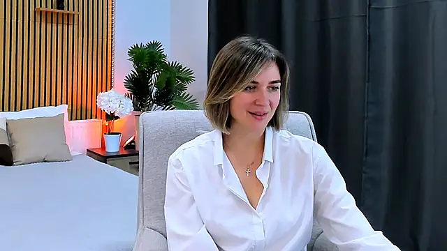 EmeraldGlow Adlı Modelin Canlı XXX Sohbeti