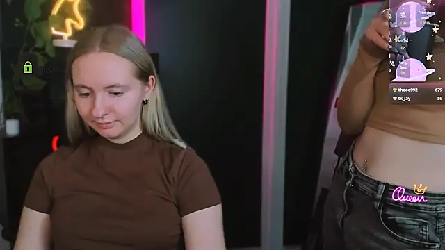 mila_glow1's Live XXX Chat