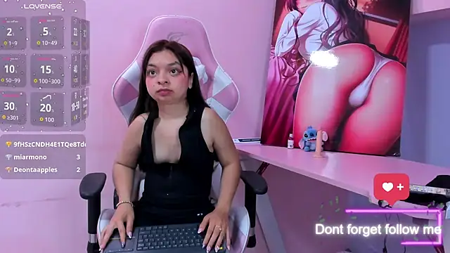 Chatroom XXX en direct de CharlotteMuller