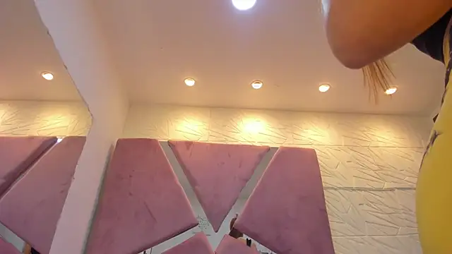 Charlotte_Ice1 Adlı Modelin Canlı XXX Sohbeti