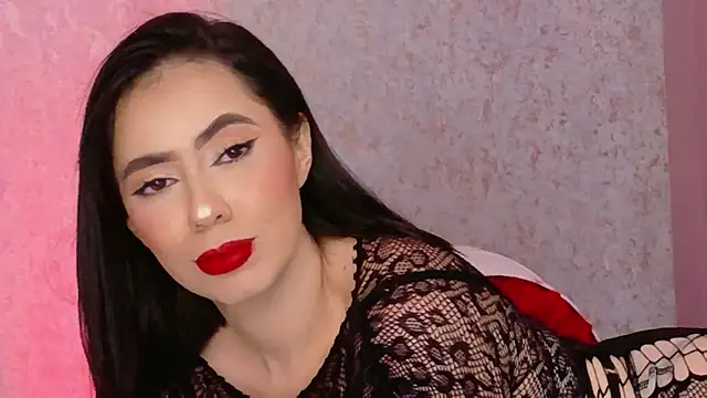 Sienna-Gold Adlı Modelin Canlı XXX Sohbeti