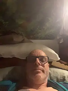 Yogirebell live XXX chat