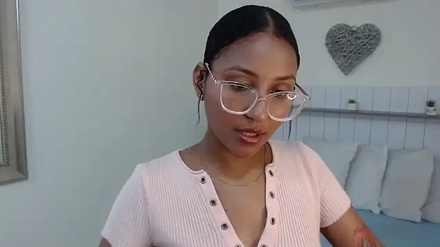 Chatroom XXX en direct de Rubi_Diamond_