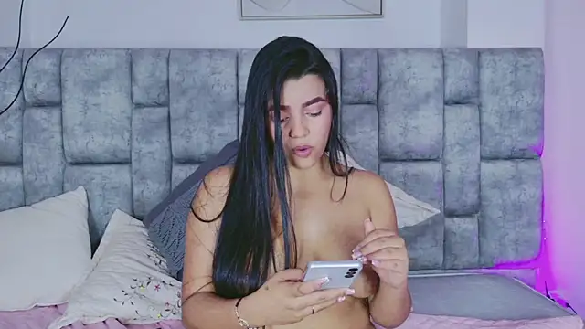 FloraKamelia 라이브 XXX 채팅