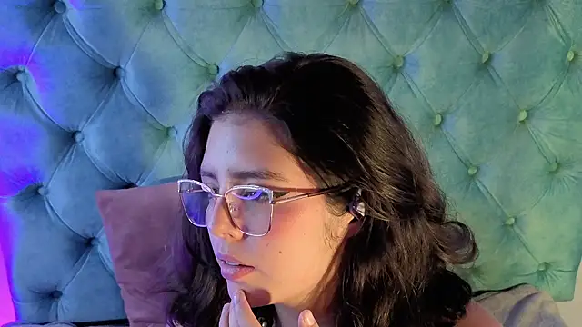 Paola_Lyon_ Adlı Modelin Canlı XXX Sohbeti