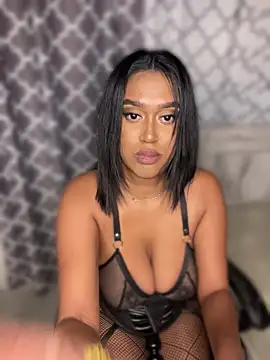 Show modela Emii_Love na web-kameri